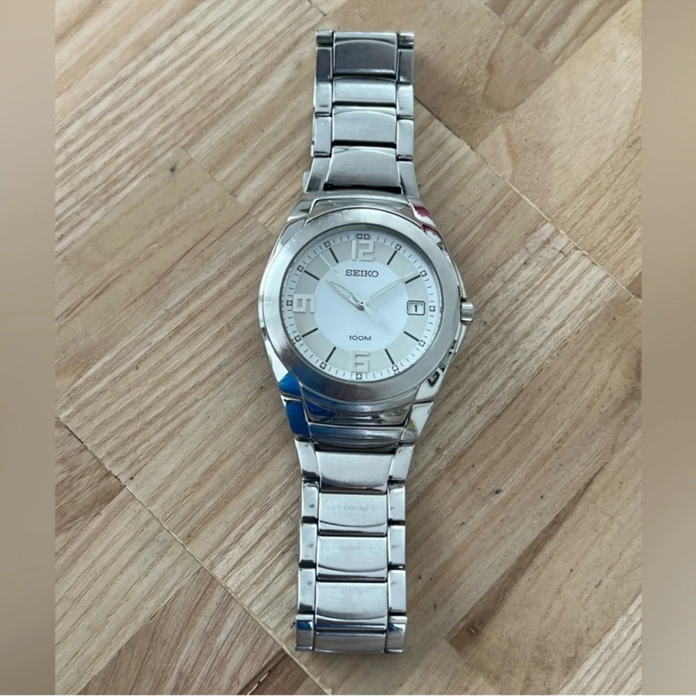 Seiko Luxury Men's Watch Stainless Bracelet Large Round White Dial Date Window